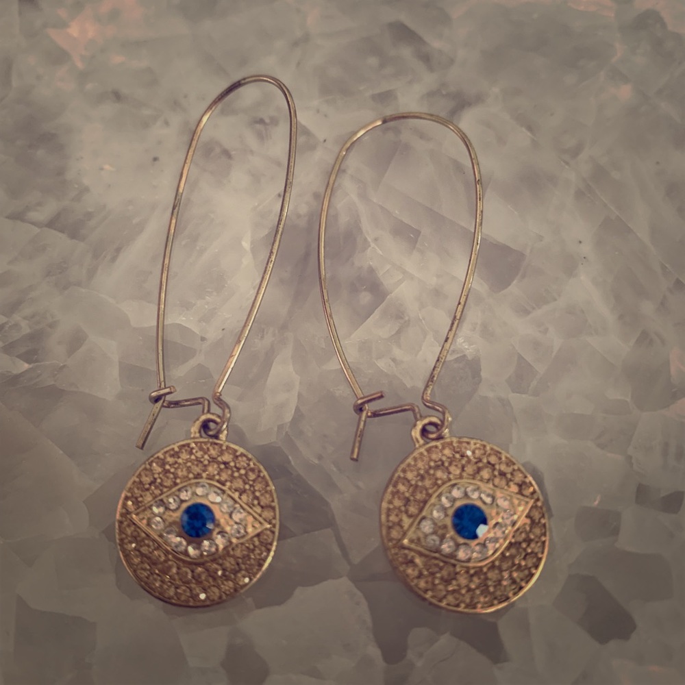 Evil eye 🧿 dangle earrings!